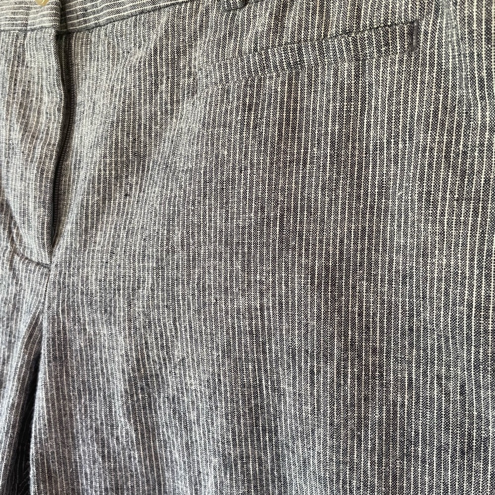 Ann Taylor Gray Cropped Pants - Picture 2 of 8